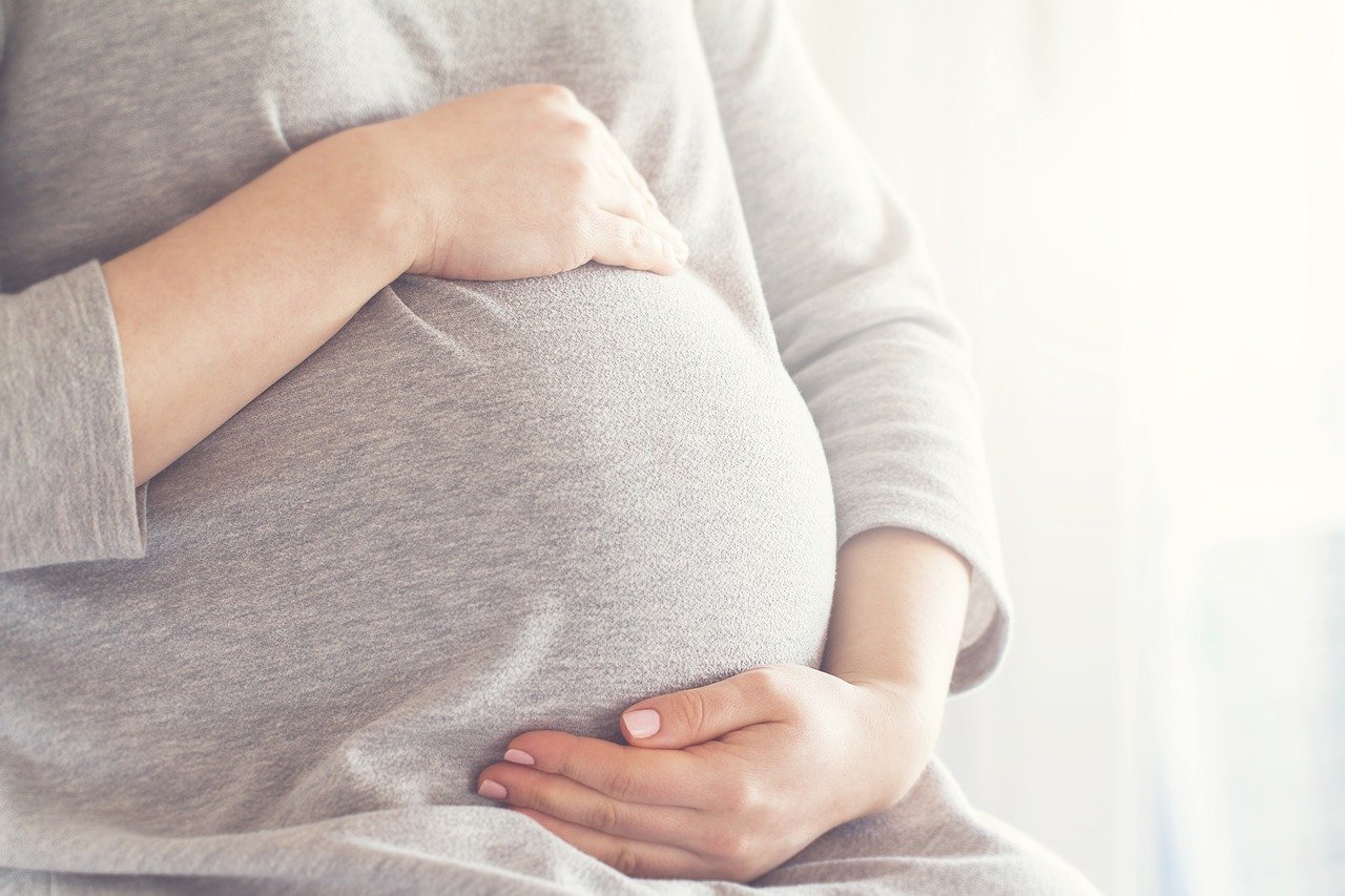 Ayuda para fomentar la maternidad en Madrid